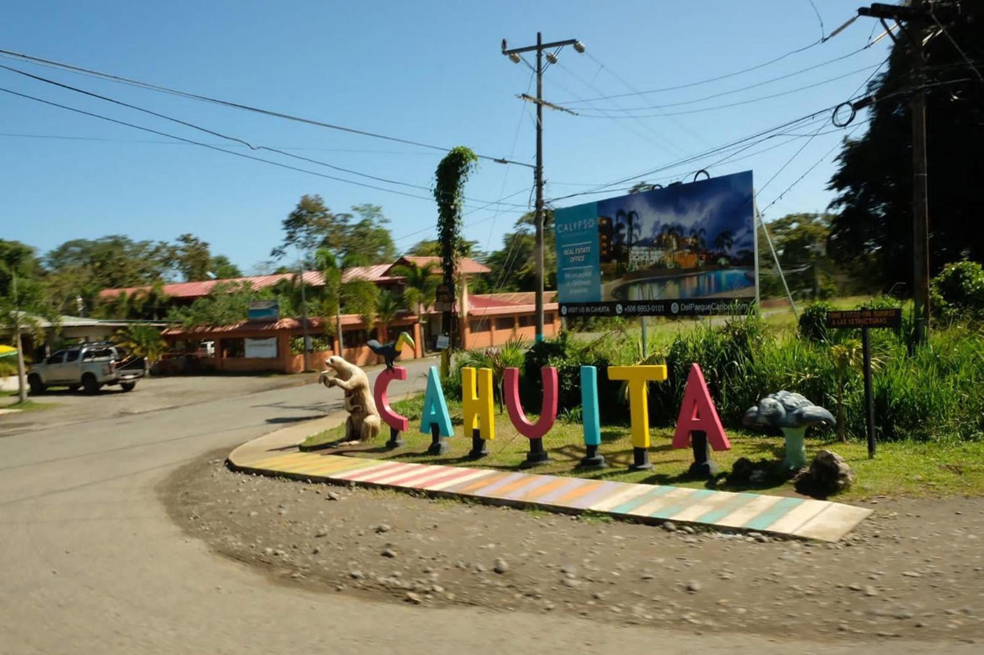 Casa Aldirica Hotel Cahuita Exterior photo